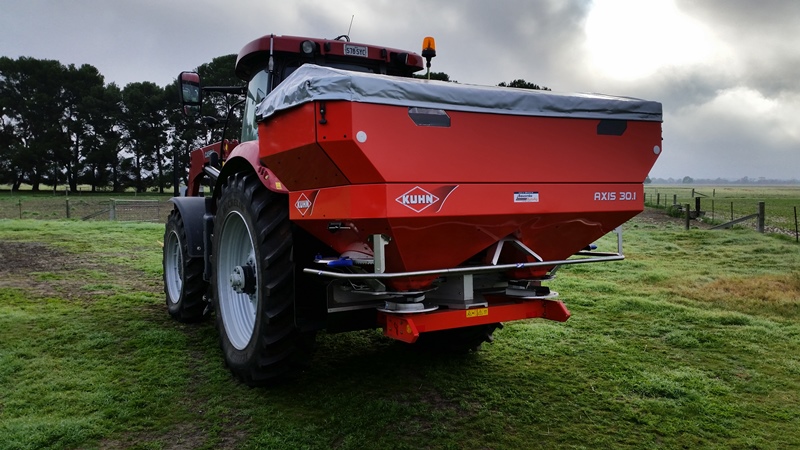 LOT 48 Kuhn Fert spreader AXIS30.1 1