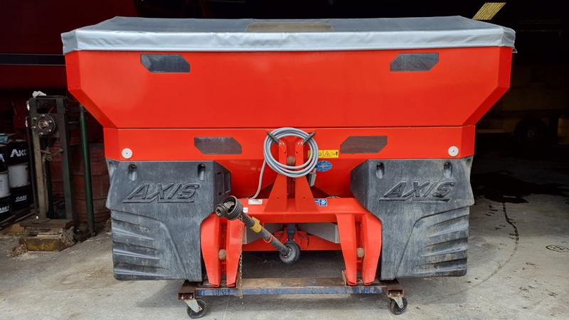 LOT 48 Kuhn Fert spreader AXIS30.1 2