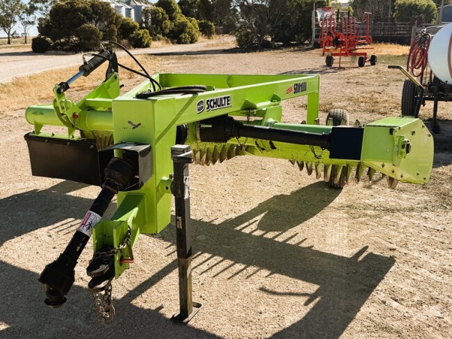 Lot 12 Schulte Aussie SRW 1000 Stone Rake 2