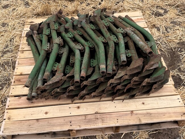 Lot 16 1985 Chamberlain Terra Master 4 included sowing boots