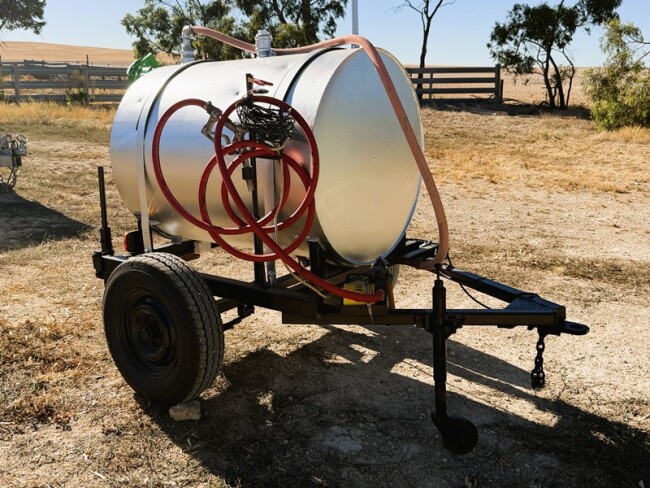 Lot 23 800L Fuel Tanker