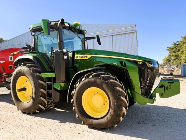 Lot 25 2021 John Deere 8R 280hp Tractor 1