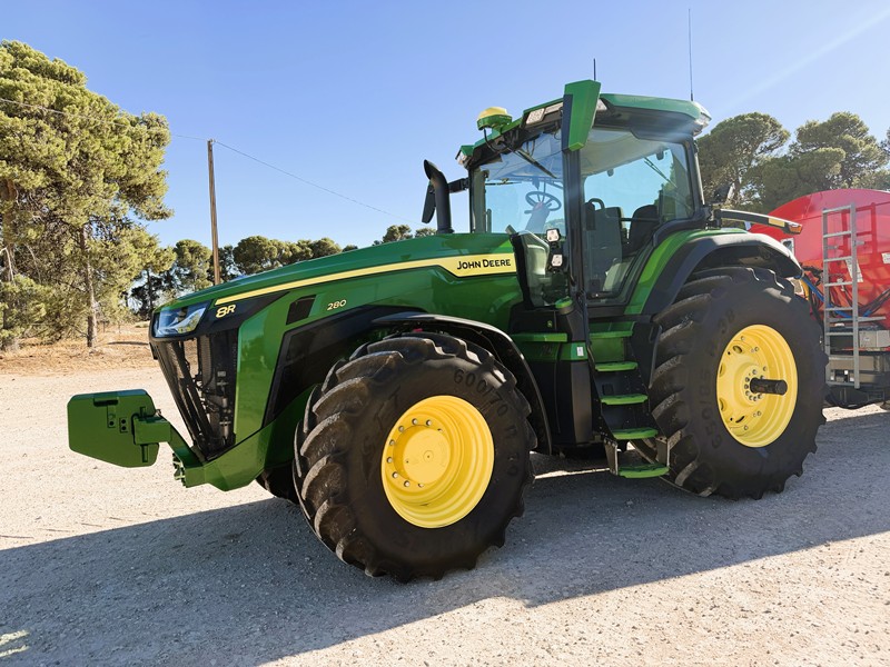 Lot 25 2021 John Deere 8R 280hp Tractor 4