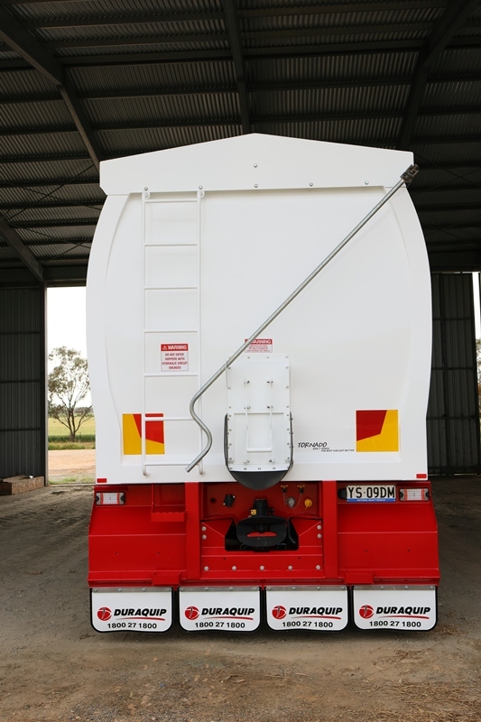 Lot 26 2023 Duraquip 3 Compartment Tornado 2