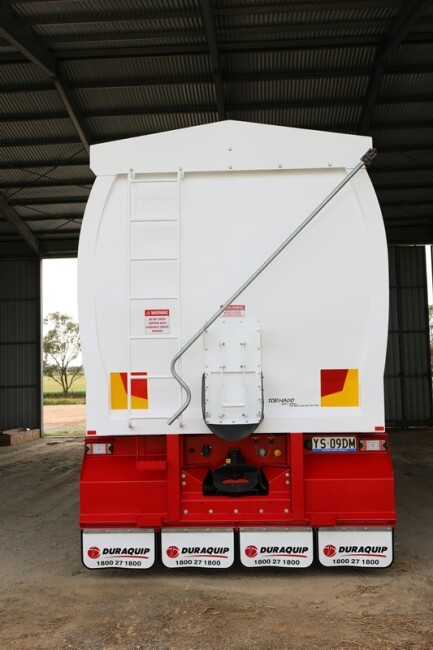 Lot 26 2023 Duraquip 3 Compartment Tornado 2