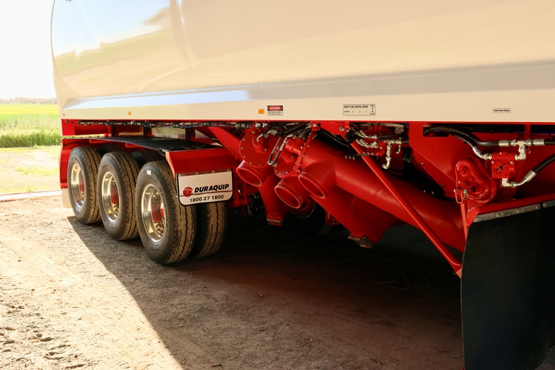 Lot 26 2023 Duraquip 3 Compartment Tornado 5