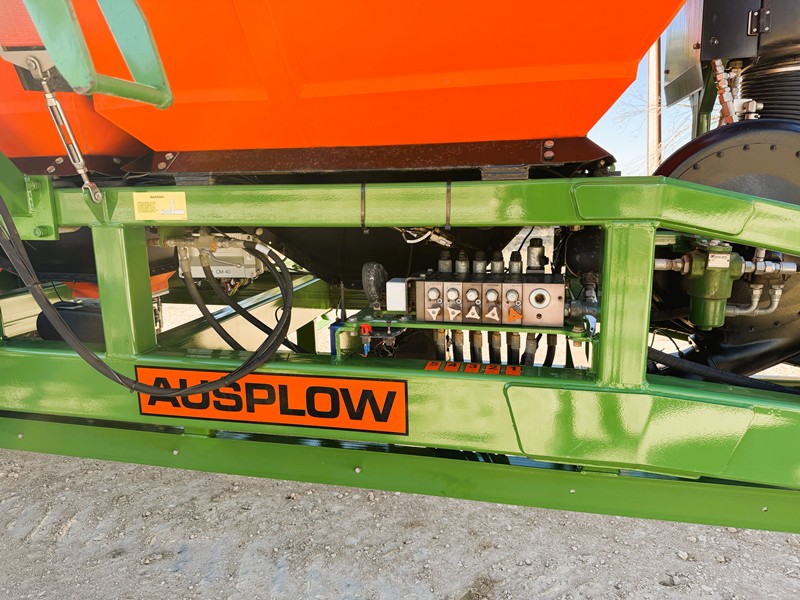 Lot 28 1 Ausplow 19500 litre Airseeder 2
