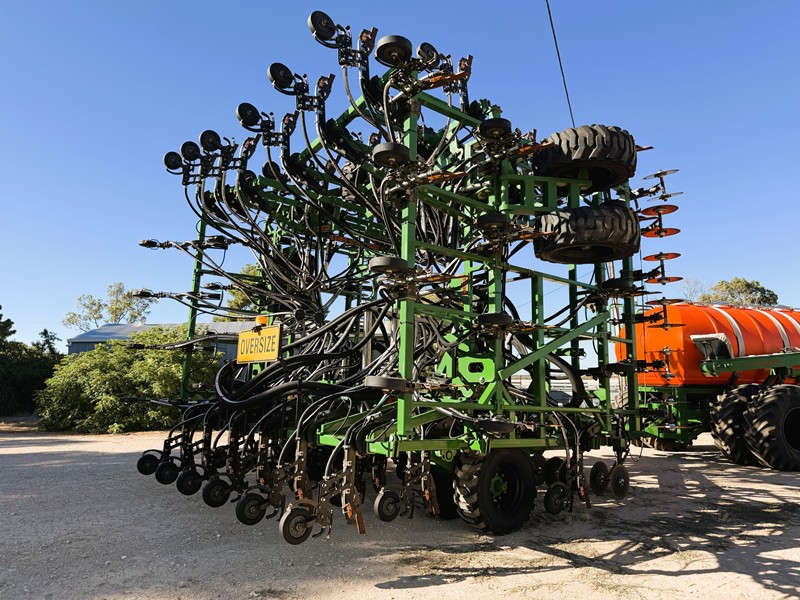 Lot 28 2 60ft DBS Bar 3