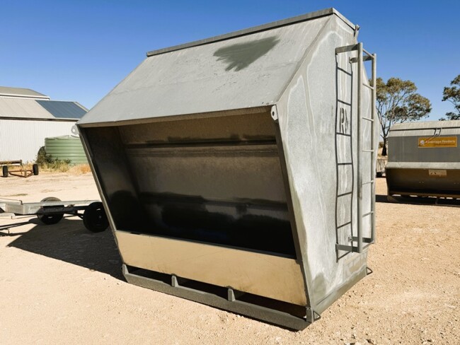 Lot 48 Sharman Cattle Feeder