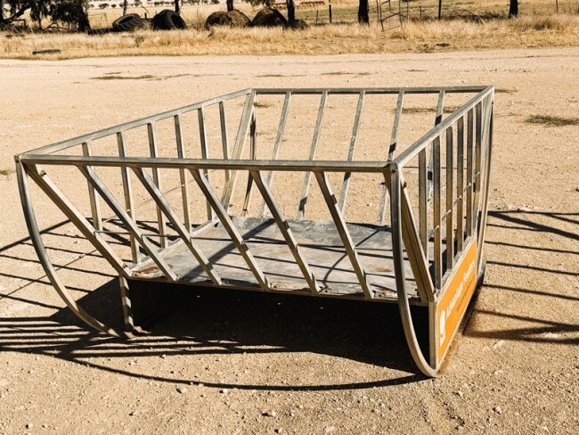 Lot 50 1 x Advantage Round Hay Bale Feeder