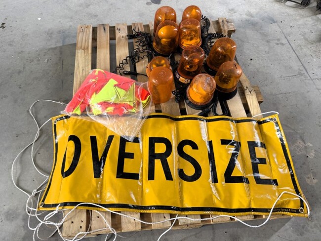 Lot 121 Assortment of Beacon Lights 1