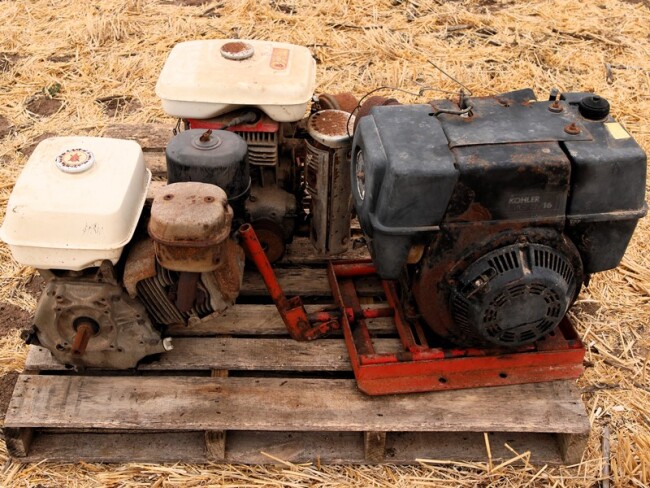 Lot 136 3 motors Honda G400 10hp Kohler 16hp Honda 11hp 2