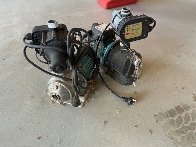 Lot 2 pair of pressure pumps spares
