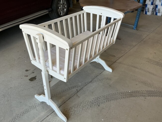 Lot 16 Baby cradle