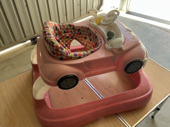 Lot 17 Baby car walker