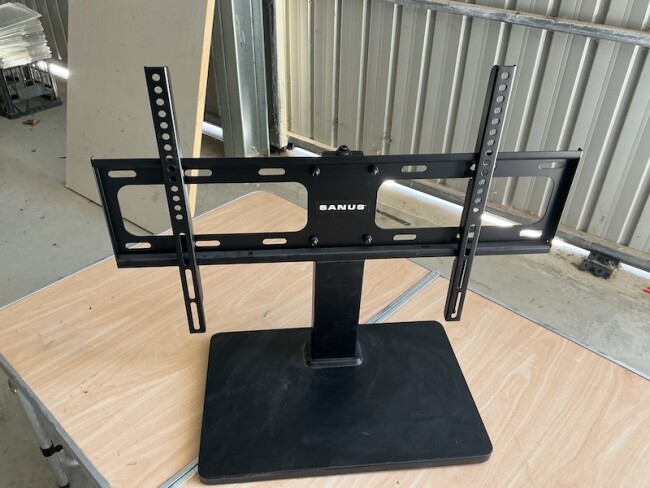 Lot 27 TV swivell stand