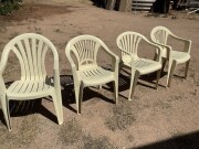 Lot 30 Plastic chairs