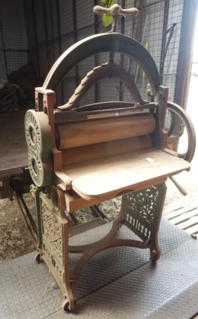 02 Large Laundry Mangle