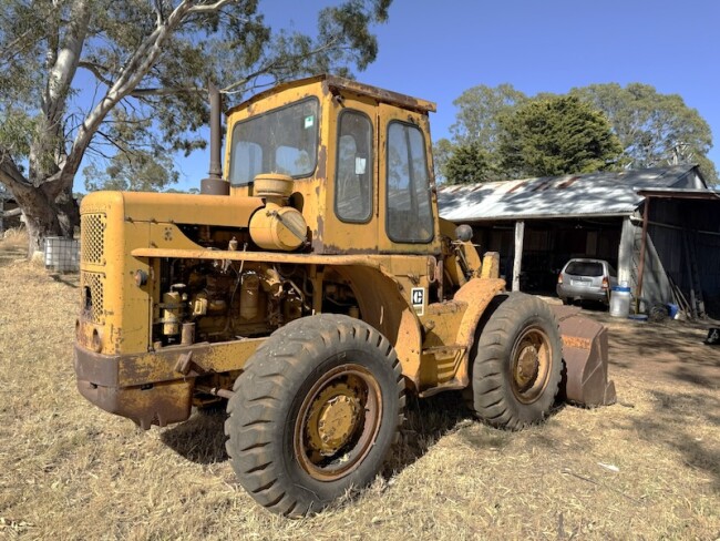 002b Caterpillar 922B rear wheel steer front end loader 2