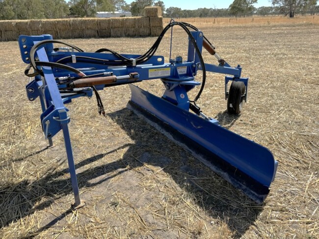 013b Grizzly hydraulic grader board 2