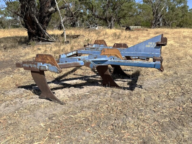 015a Grizzly Deep Digger ripper 1