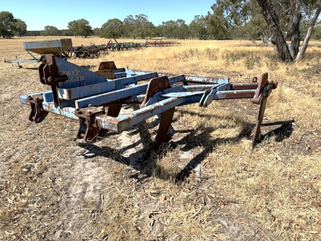 015b Grizzly Deep Digger ripper 2