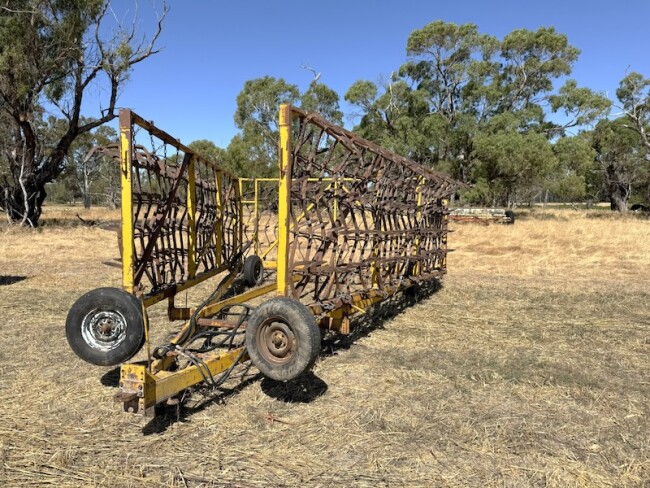 023a Harrows hydraulic 15m 3 way 1