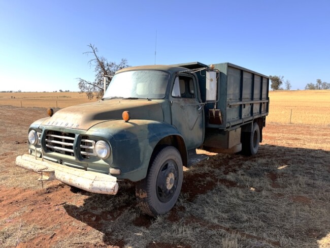 025a Bedford tray truck with Gitsham Tray