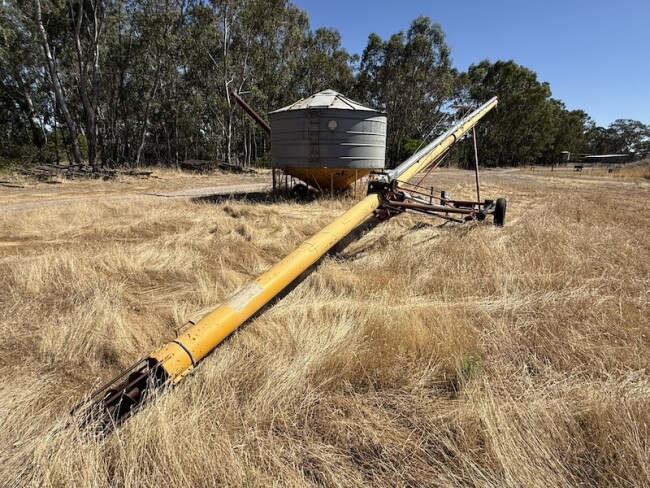 028a Westfield 51 x 8 auger 1