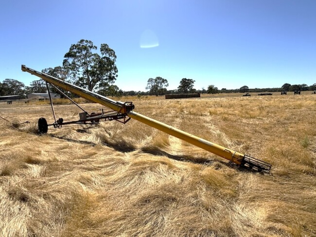 028b Westfield 51 x 8 auger 2