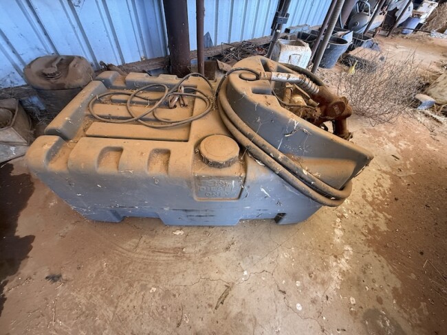 102 Poly portable diesel fuel tank