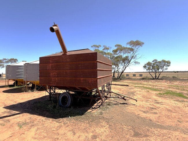 154 Grain bin with PTO auger 2