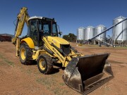160a New Holland tractor with FEL Backhoe 1
