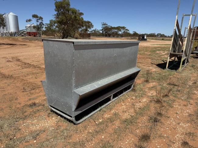 164 Self feeder fully enclosed galvanised on skids 2