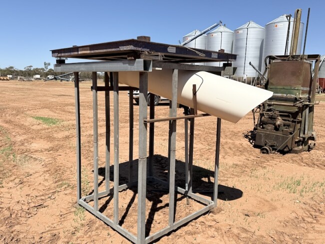 174a Weighing platform 2 t capacity 1