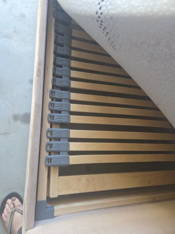 305 4
