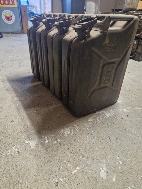 225