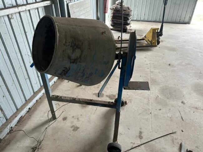 Lot 90