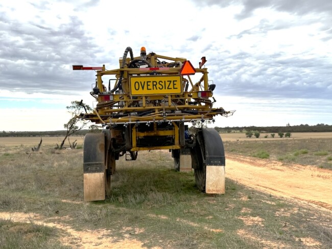 005f 18 RoGator 1300B self propelled sprayer 12
