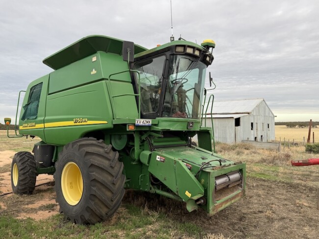 012a 33 John Deere 0750 STS header 9