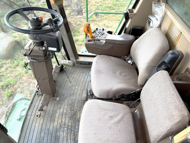 012f 38 John Deere 0750 STS header 13