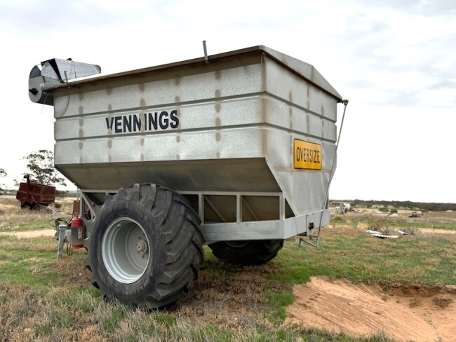 015c 44 Vennings 18t chaser bin 7