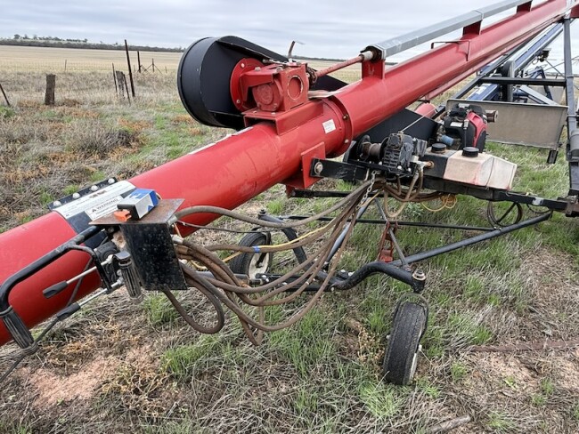 016d 49 Wheatheart 36 x 10 hydraulic and electric drive auger 8