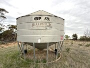 022 58 Macey 26t field bin. 2