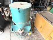 028 71 Vermaaren Bros bait spreader 2