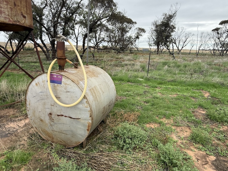 060 106 Petrol fuel tank hand pump