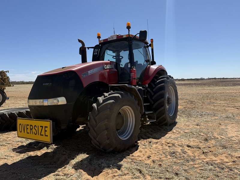 2b Case 290 Magnum tractor 2