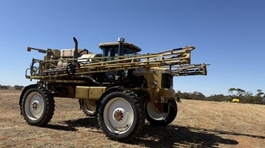 3a Rogator 1254 self propelled 100 sprayer