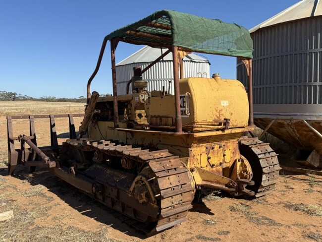 14b Caterpillar D5 bulldozer 2