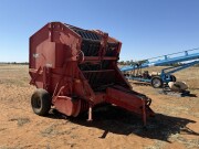 16a Massey Ferguson 1560 round baler
